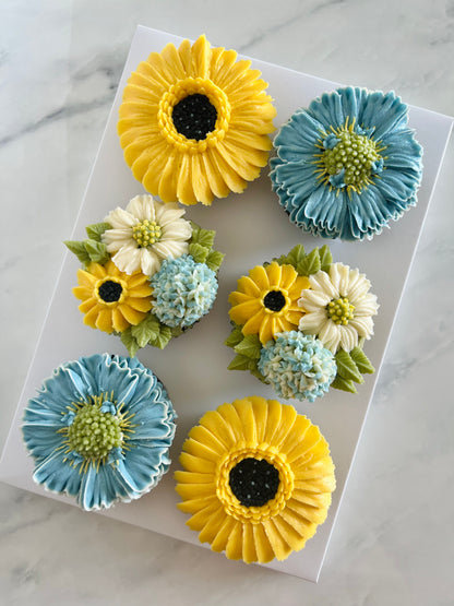 Deluxe floral cupcakes