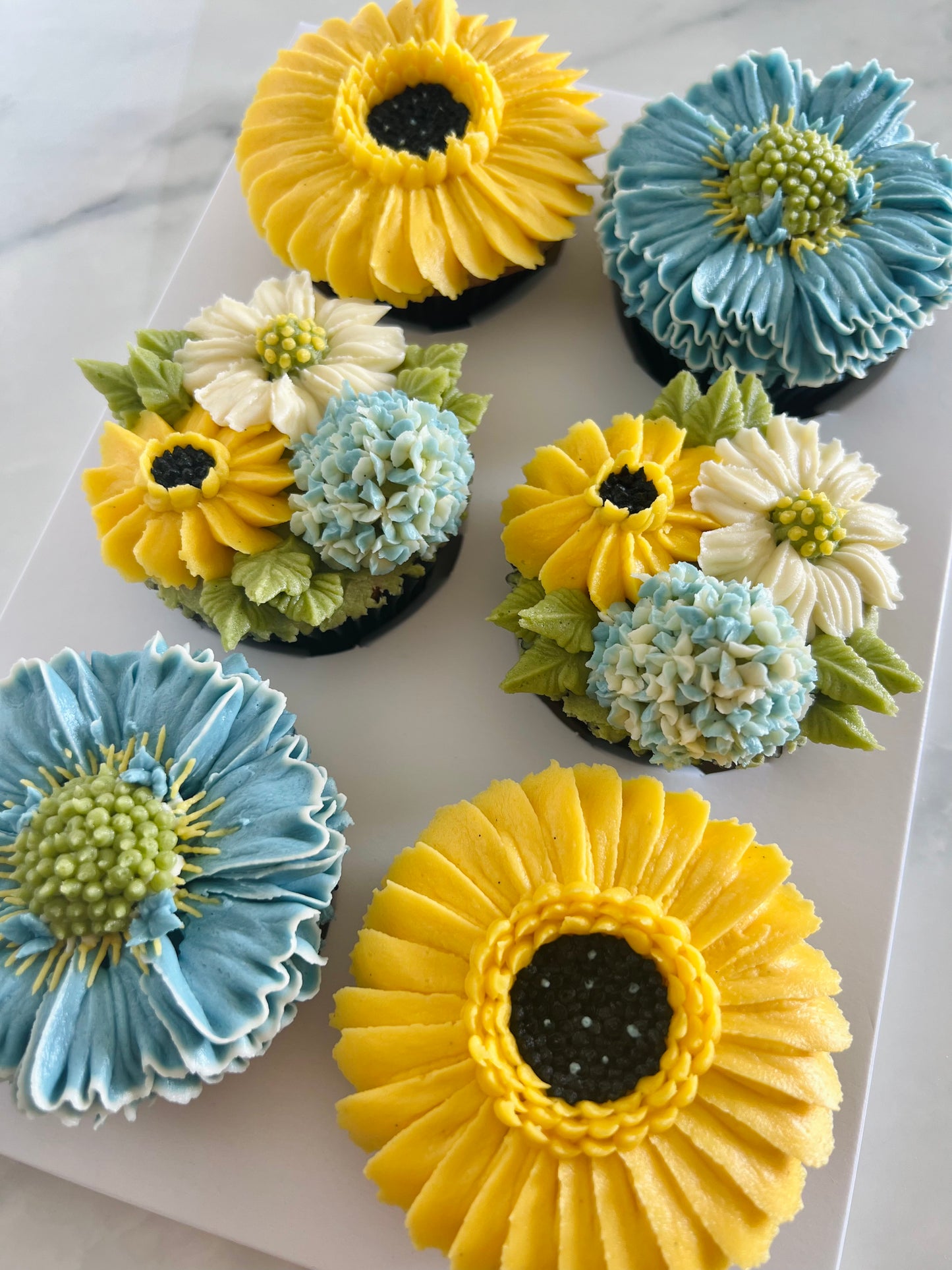 Deluxe floral cupcakes