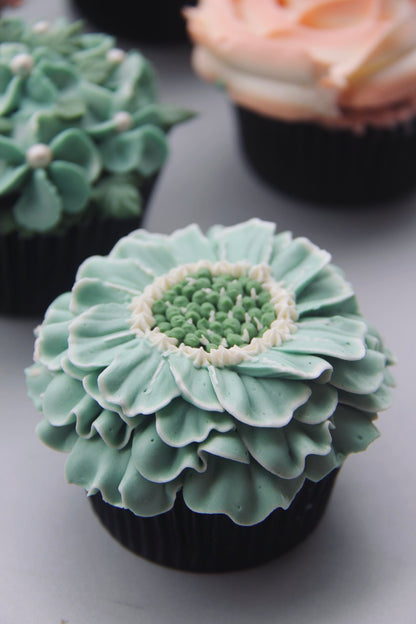 Deluxe floral cupcakes