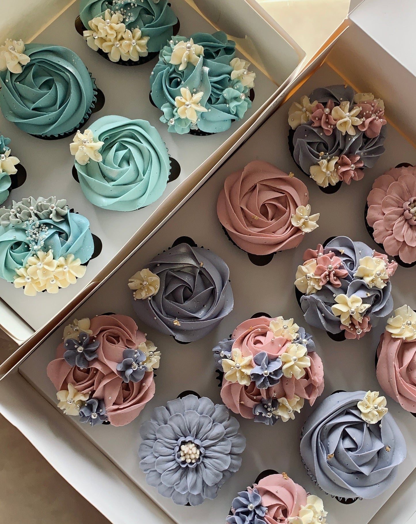 Standard floral cupcakes