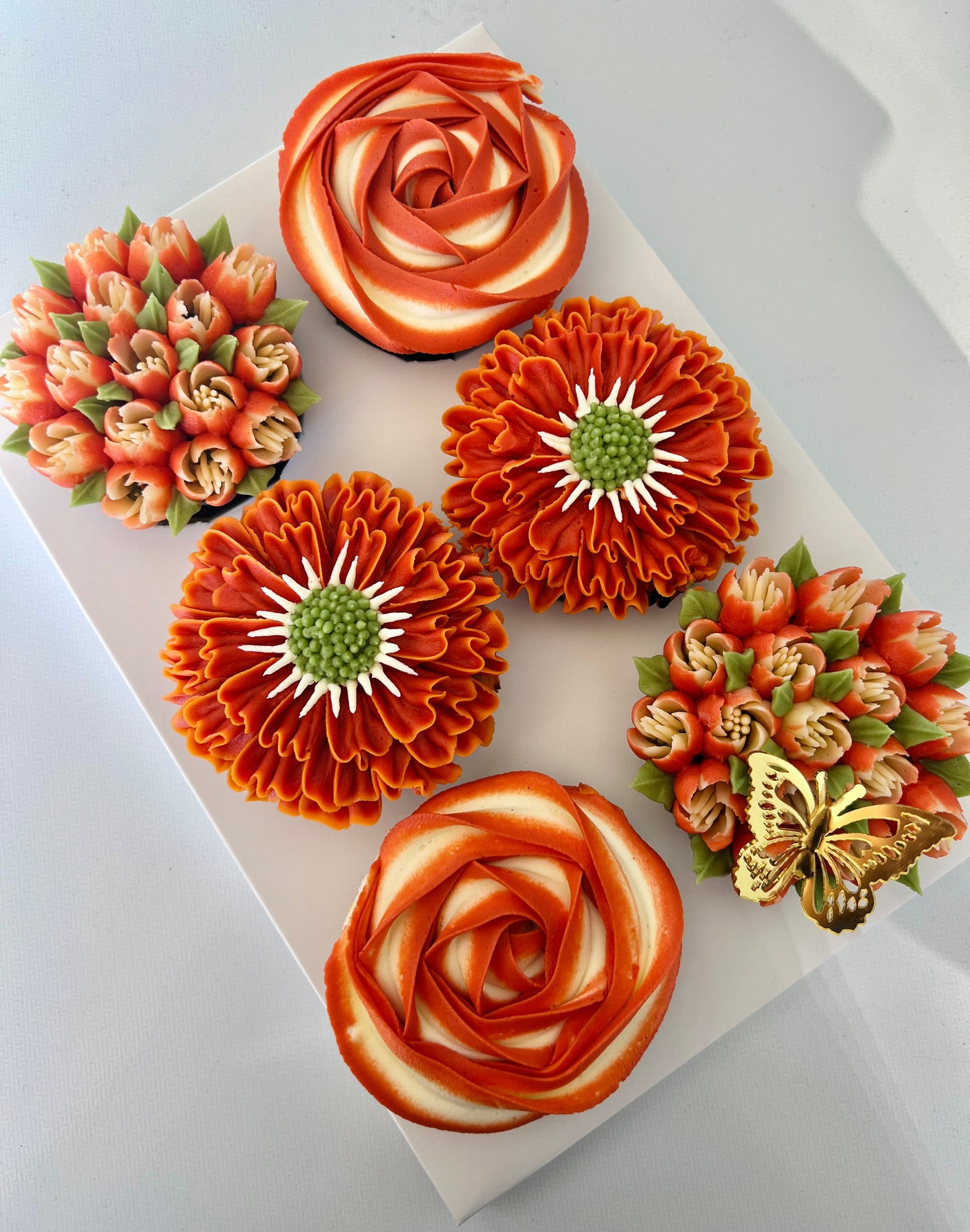 Deluxe floral cupcakes